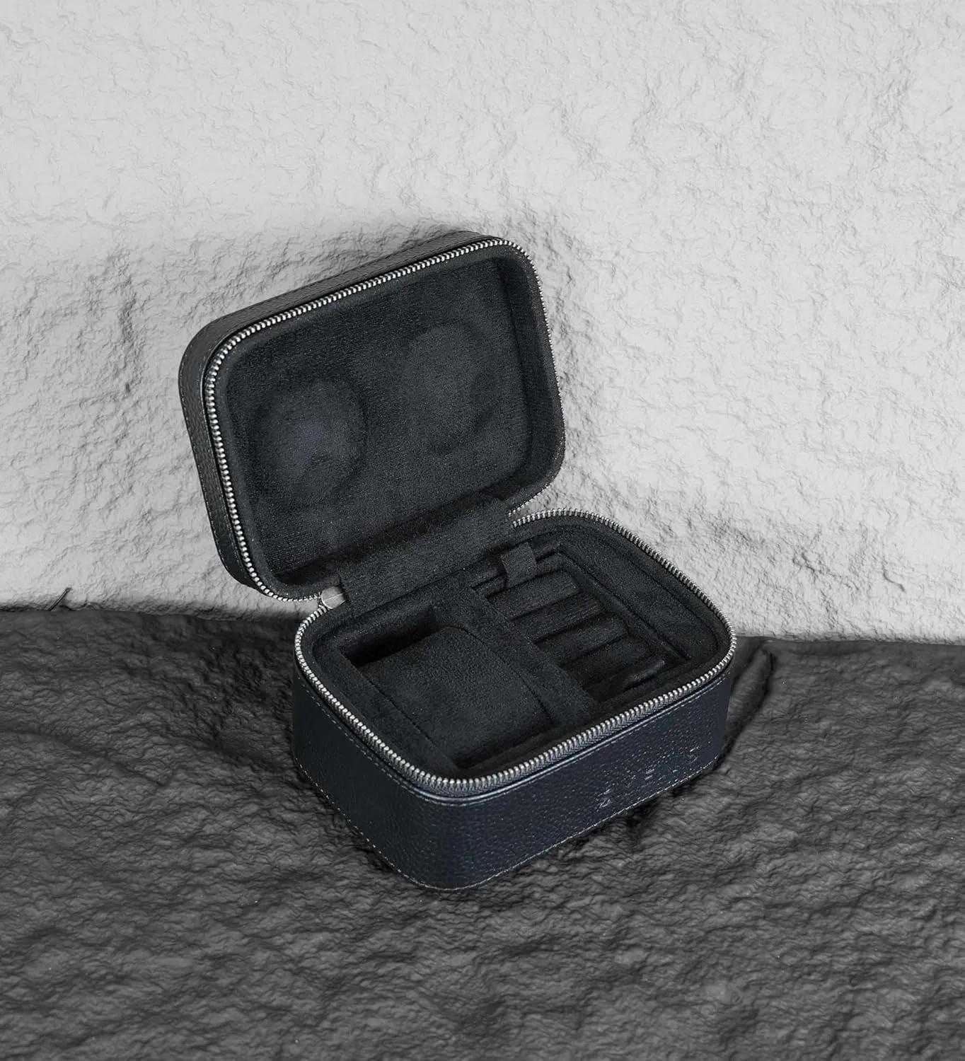 2 Watch Travel box Real Top-grain Leather Two Watch Roll Case for Man and Women Watches Packing Box Storage Organizer with Black Suede to Protection Zipper Fit All Watches Up to 60mm (2W-Z-BB)