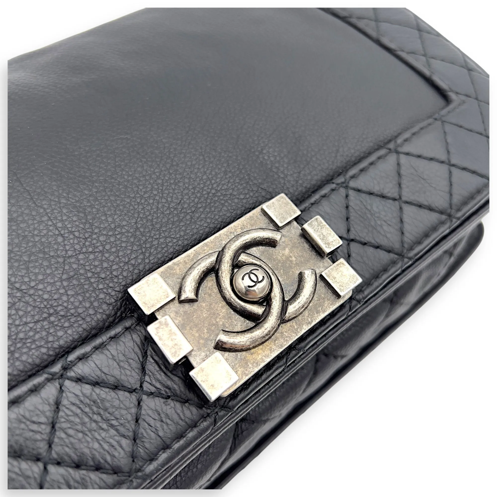 Black Boy Shoulder in Calfskin, Bag Expert assistance Ruthenium Exclusive collection hardware