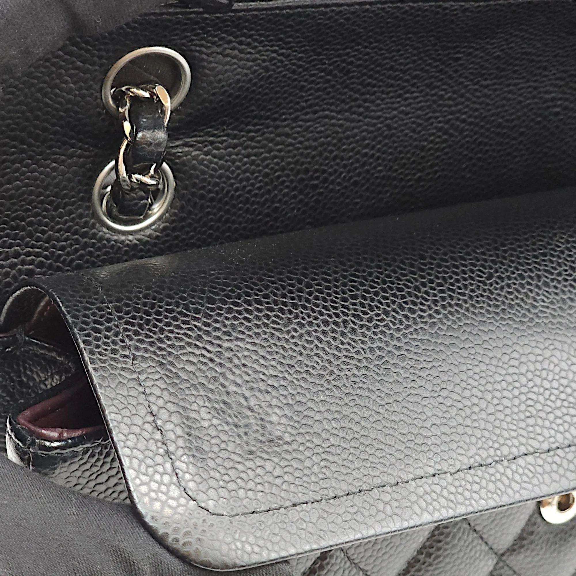 Classic Double Flap Medium Black Shoulder Bag in Caviar Leather, Silver hardware