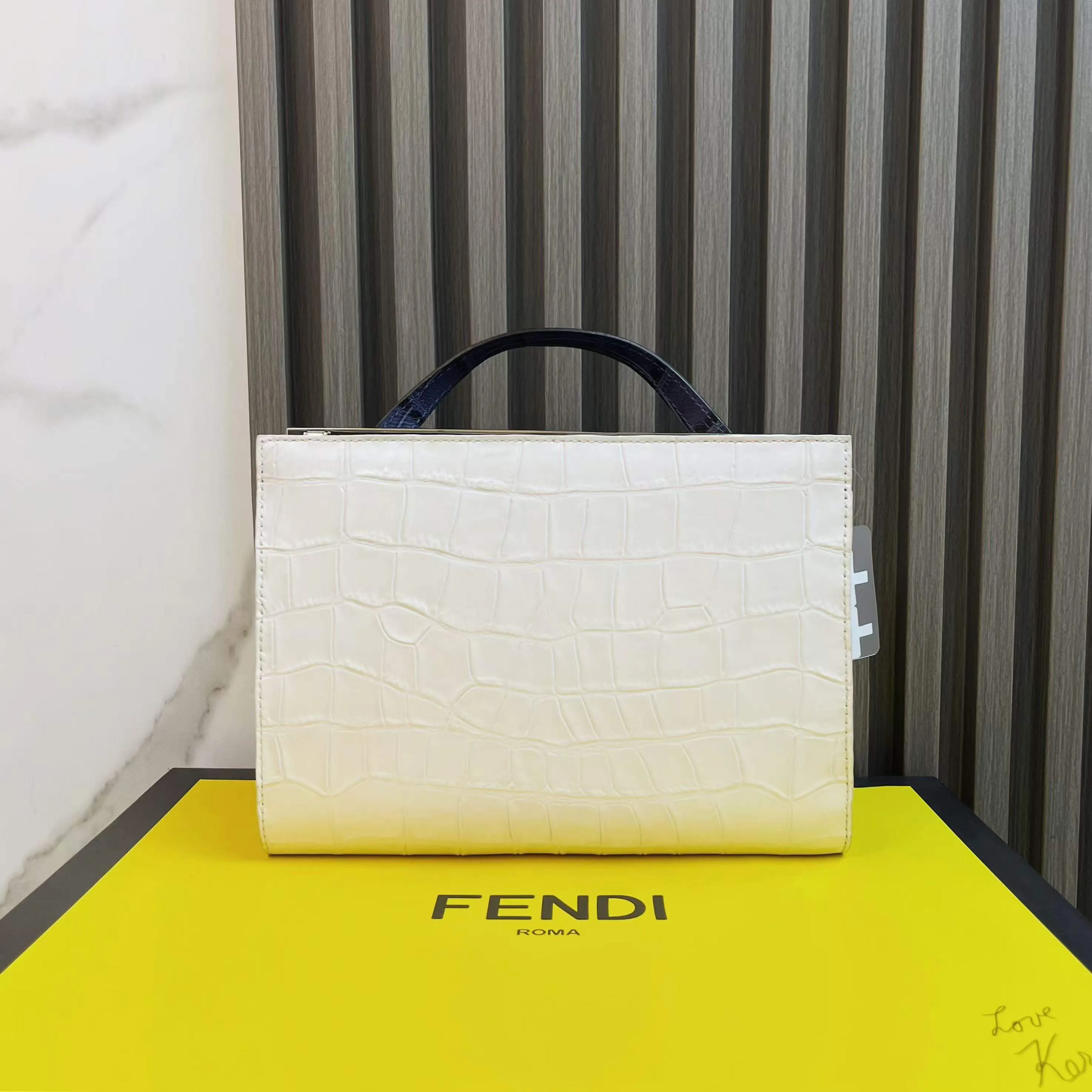 Fendi Preloved Messenger Bag 12535963 Blue/White Leather