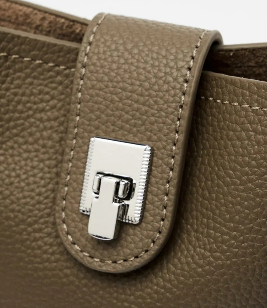 Genuine Leather Bucket Handbags for Women 2025 Small Crossbody Bags for Women Cell Phone Purse Shoulder Bag for Travel Daily