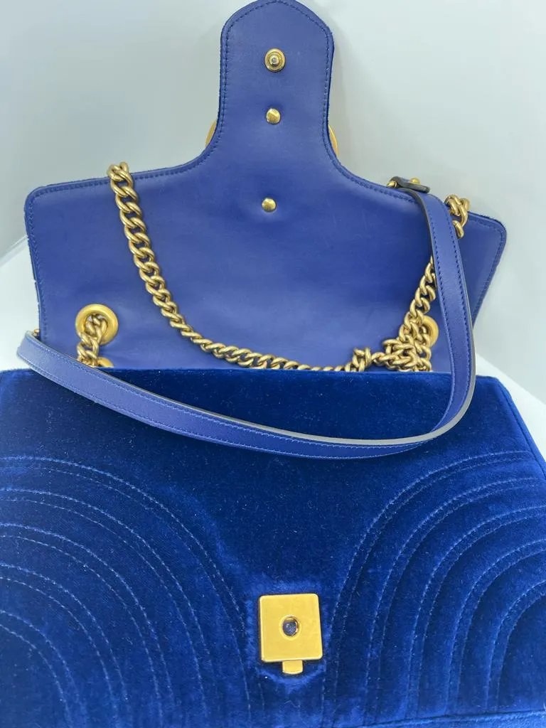 GUCCI GG MARMONT QUILTED VELVET SHOULDER BAG