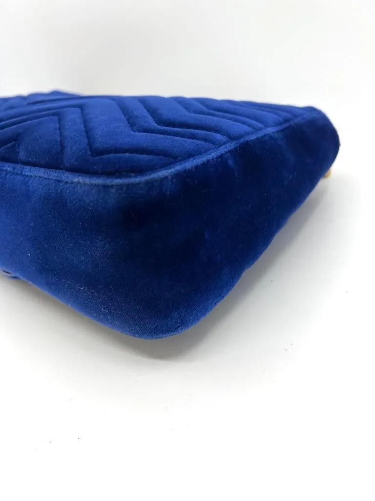 GUCCI GG MARMONT QUILTED VELVET SHOULDER BAG