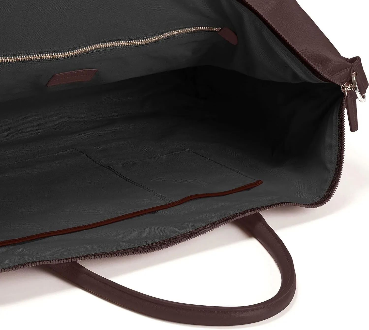 Leatherology Brown Leatherology Kessler Large Duffle - Spacious design with exterior pocket, large zippered interior pocket, and 2 open interior pockets