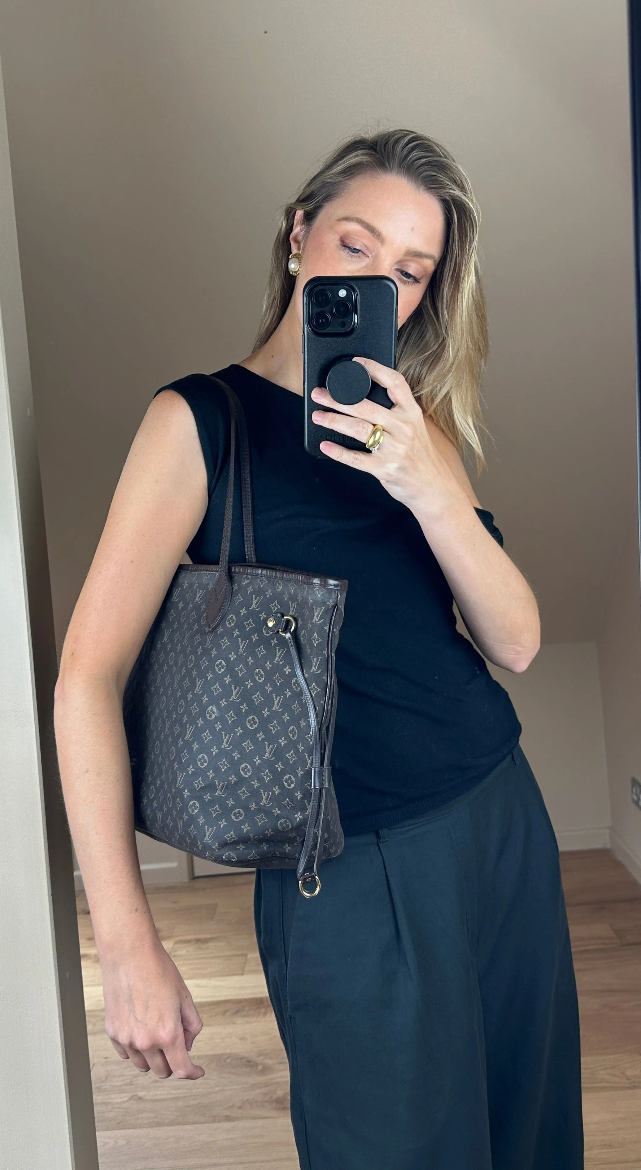 Louis Vuitton Neverfull MM In Monogram Canvas