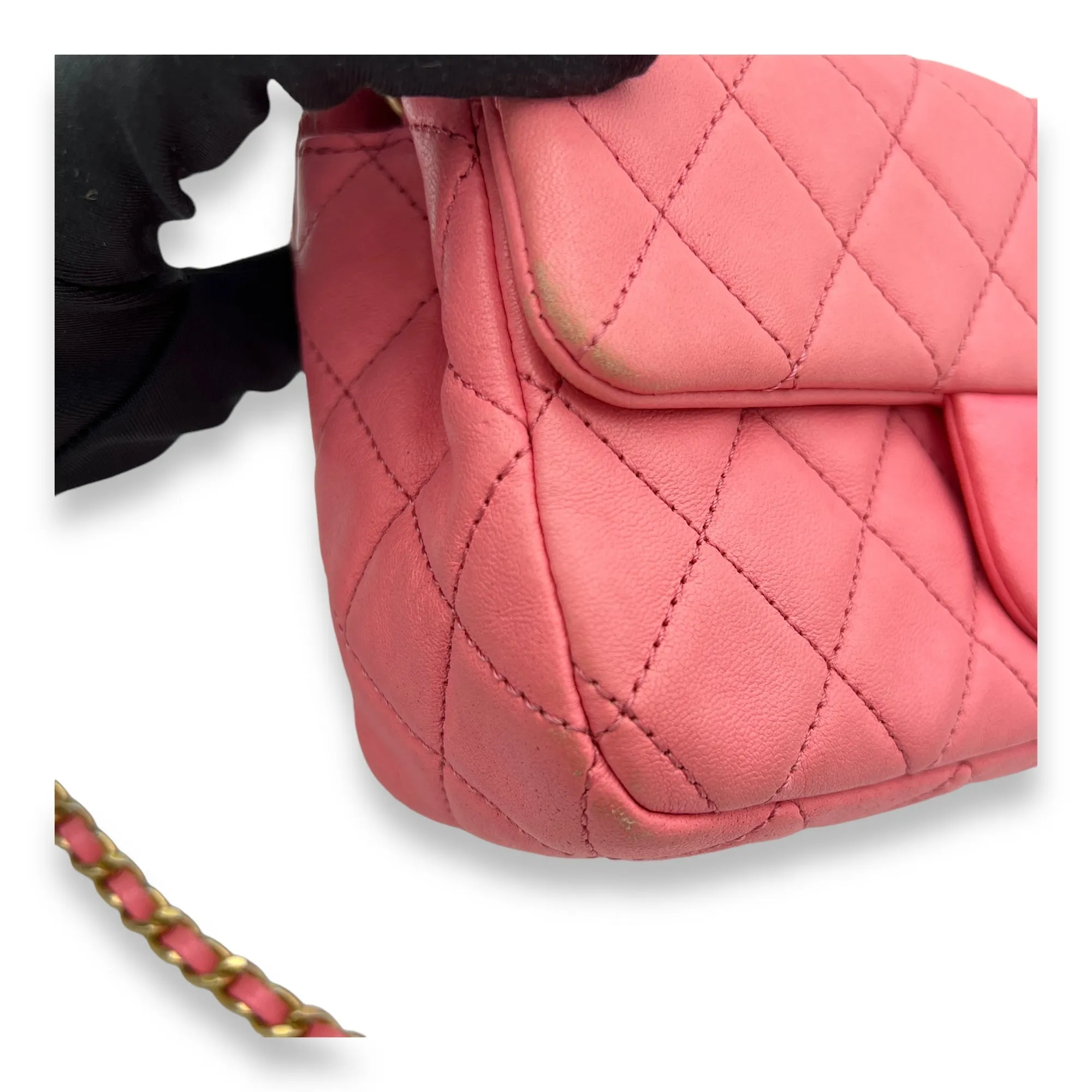 Quilted Worth the price Calfskin, hardware Pearl High-value Gold in Pink Shoulder Bag Crush