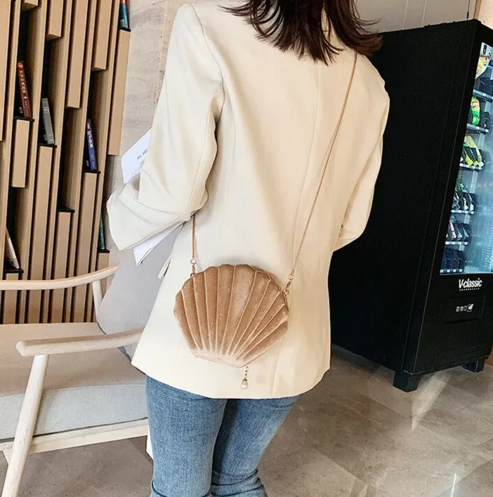 "PALOURDE DE VELOURS" - Velevet Clam Crossbody Bag