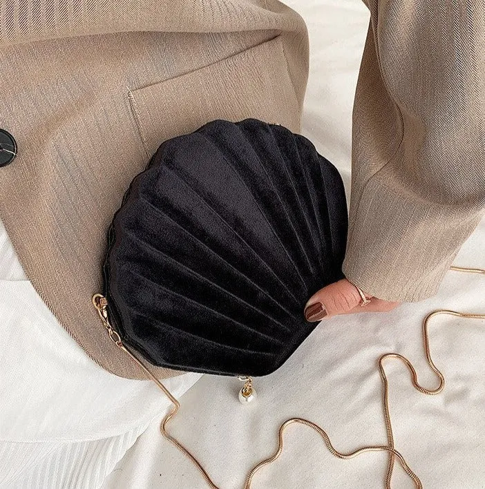 "PALOURDE DE VELOURS" - Velevet Clam Crossbody Bag
