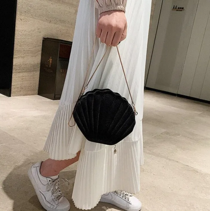 "PALOURDE DE VELOURS" - Velevet Clam Crossbody Bag