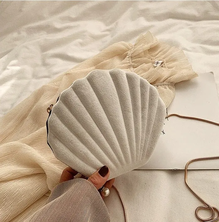 "PALOURDE DE VELOURS" - Velevet Clam Crossbody Bag