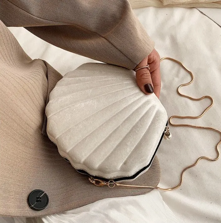 "PALOURDE DE VELOURS" - Velevet Clam Crossbody Bag