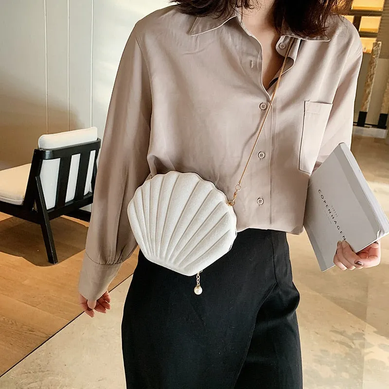 "PALOURDE DE VELOURS" - Velevet Clam Crossbody Bag