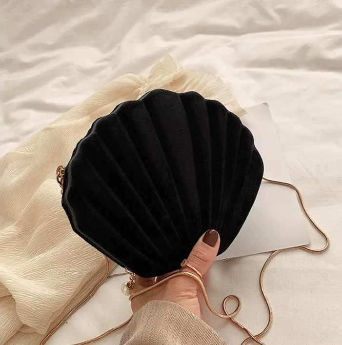"PALOURDE DE VELOURS" - Velevet Clam Crossbody Bag