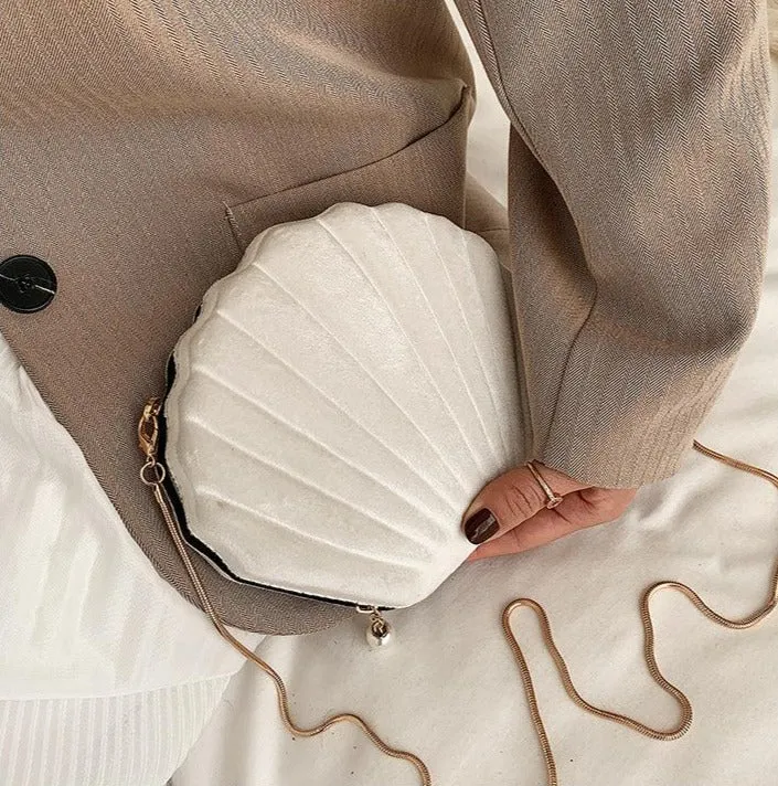 "PALOURDE DE VELOURS" - Velevet Clam Crossbody Bag