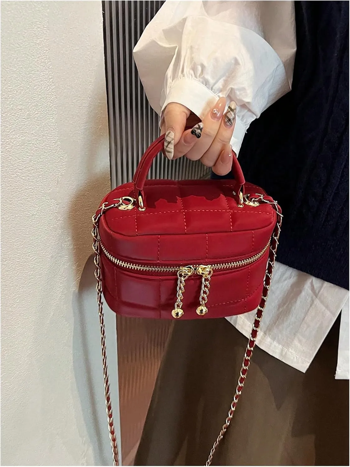 QWINEE Women's Silver Top Handle Crossbody Bag Small Crocodile Embossed Satchel Bag Mini Bucket Handbag