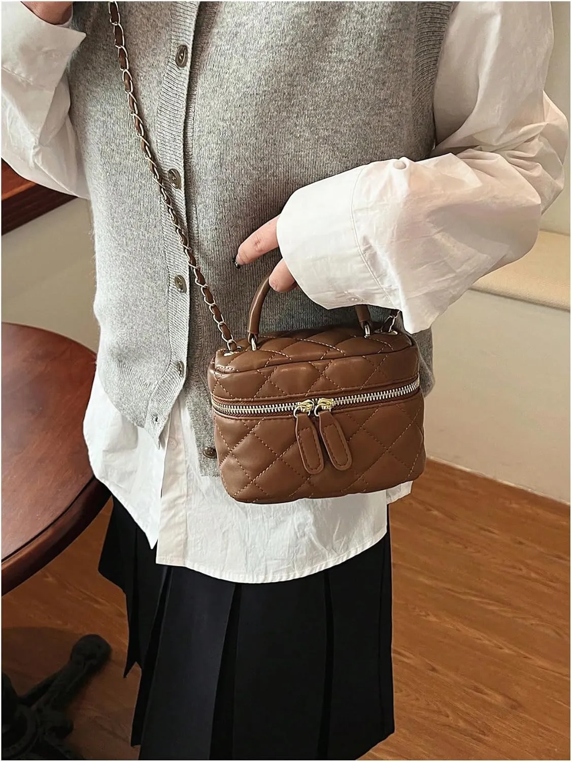 QWINEE Women's Silver Top Handle Crossbody Bag Small Crocodile Embossed Satchel Bag Mini Bucket Handbag