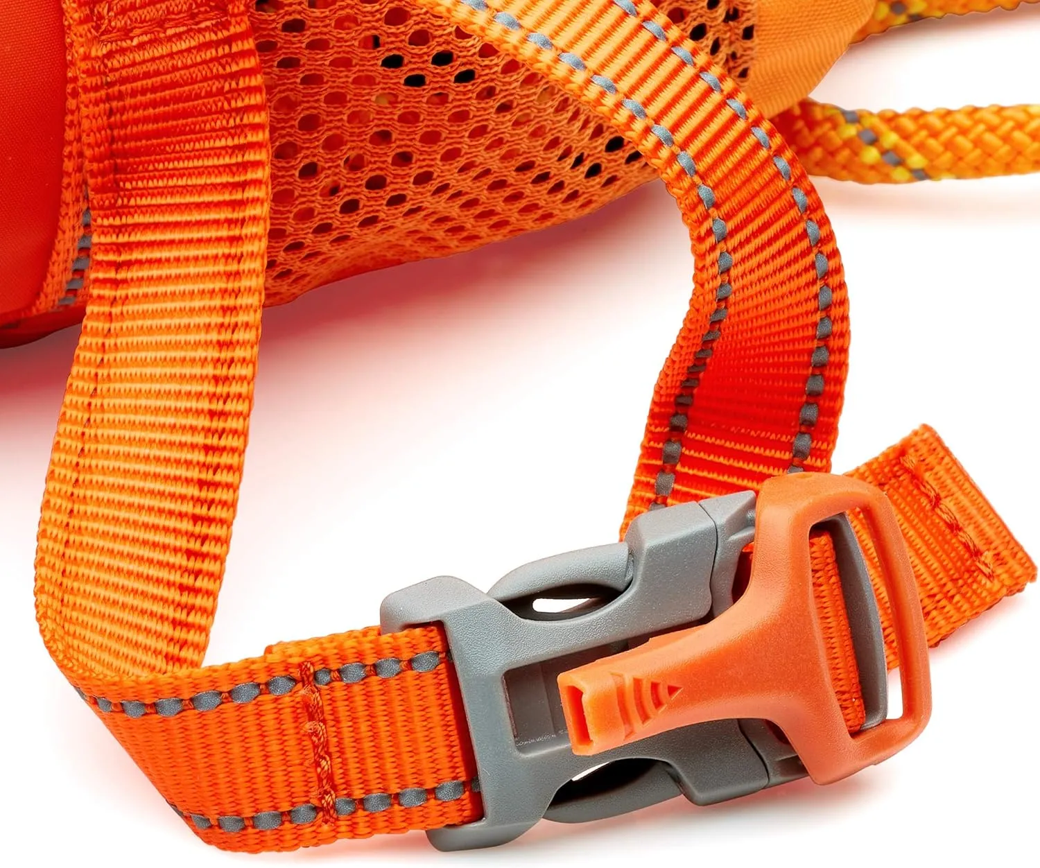 Skog Å Kust Rescue Throw Rope Bag with 50 Feet of 5/16" Floating Reflective Line and Integrated Whistle Clip
