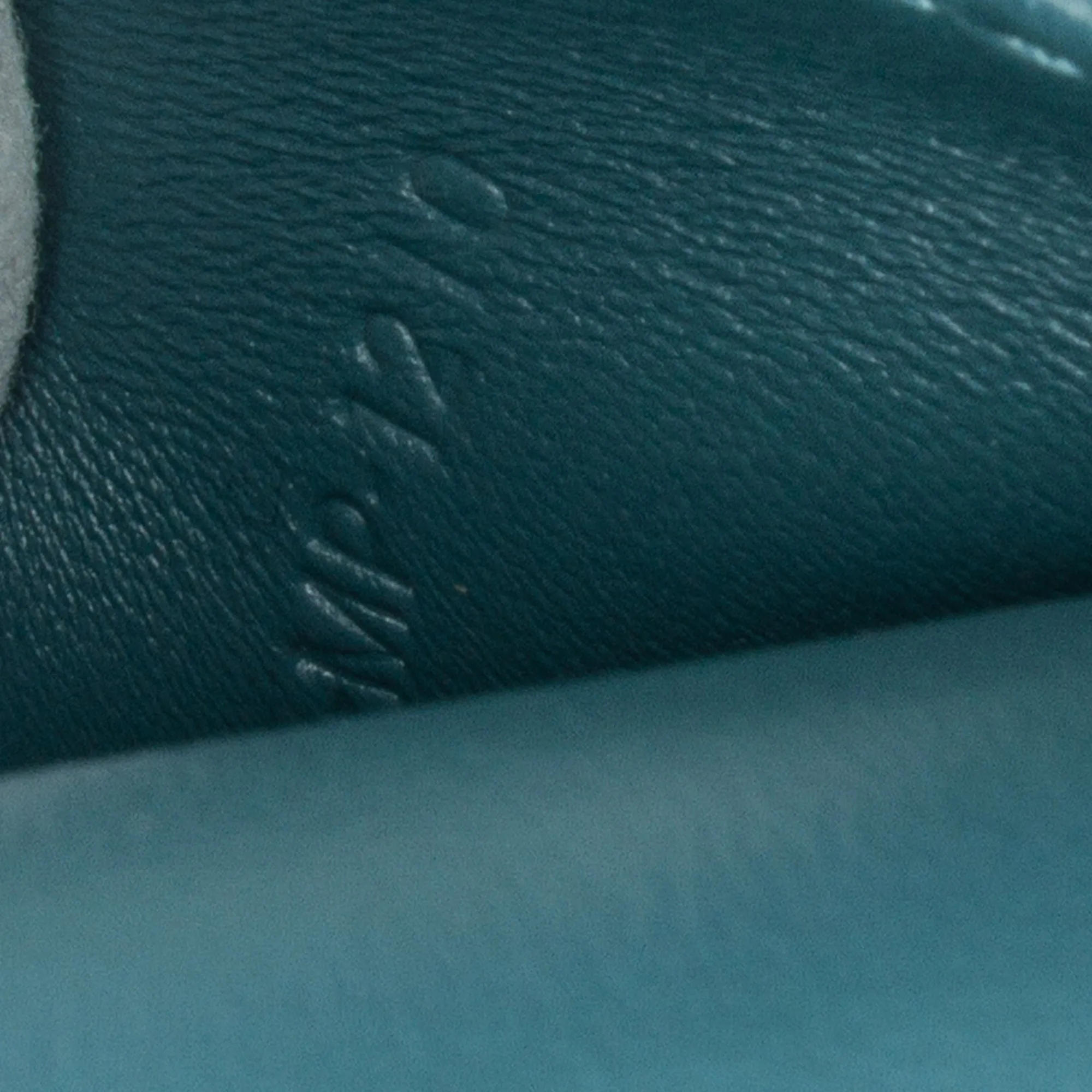 Teen Calfskin Classic Box