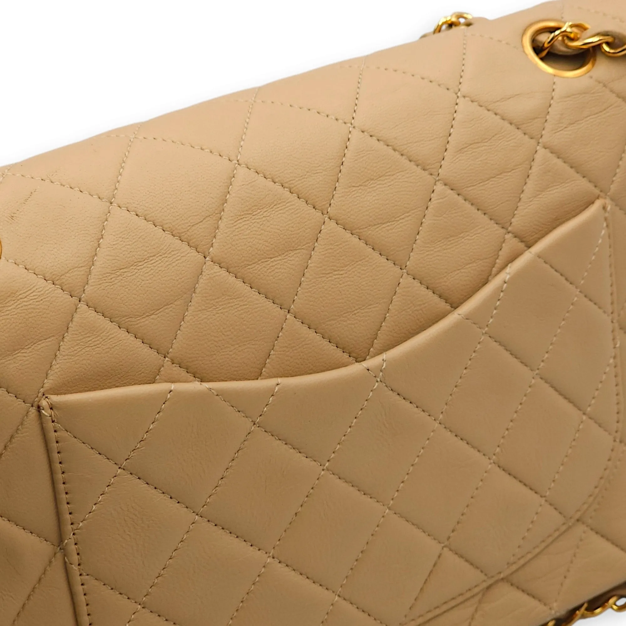 Vintage Classic Double Flap Medium Beige Shoulder Bag in Lambskin, Gold hardware