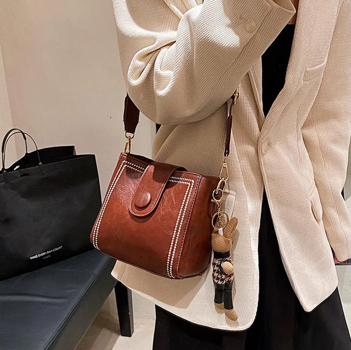 Vintage Retro Small Water Bucket Bag, Vintage Fashion Bag With Adjustable Wider Shoulder Strap, Vintage Fashion Crossbody Bag