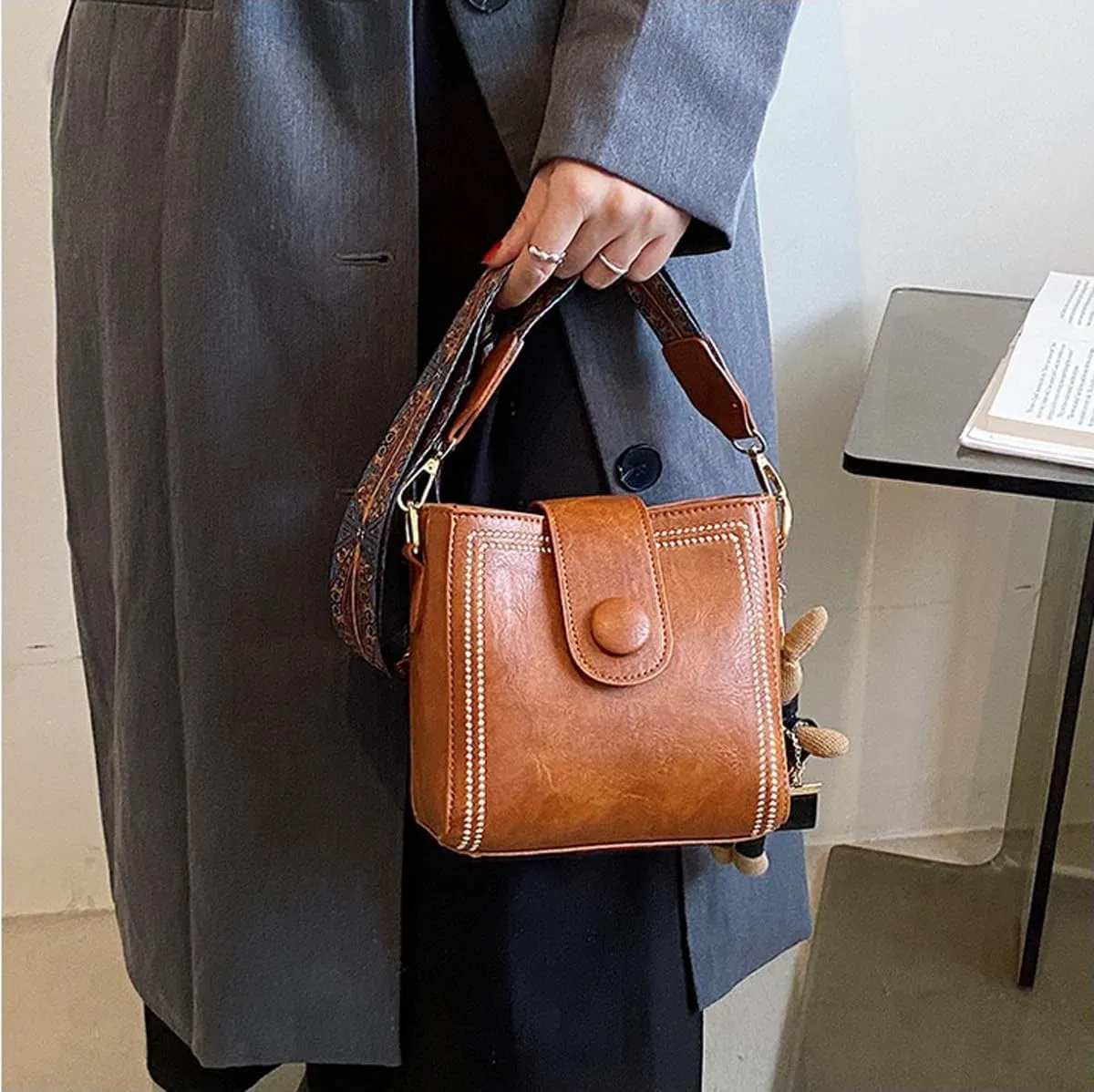 Vintage Retro Small Water Bucket Bag, Vintage Fashion Bag With Adjustable Wider Shoulder Strap, Vintage Fashion Crossbody Bag