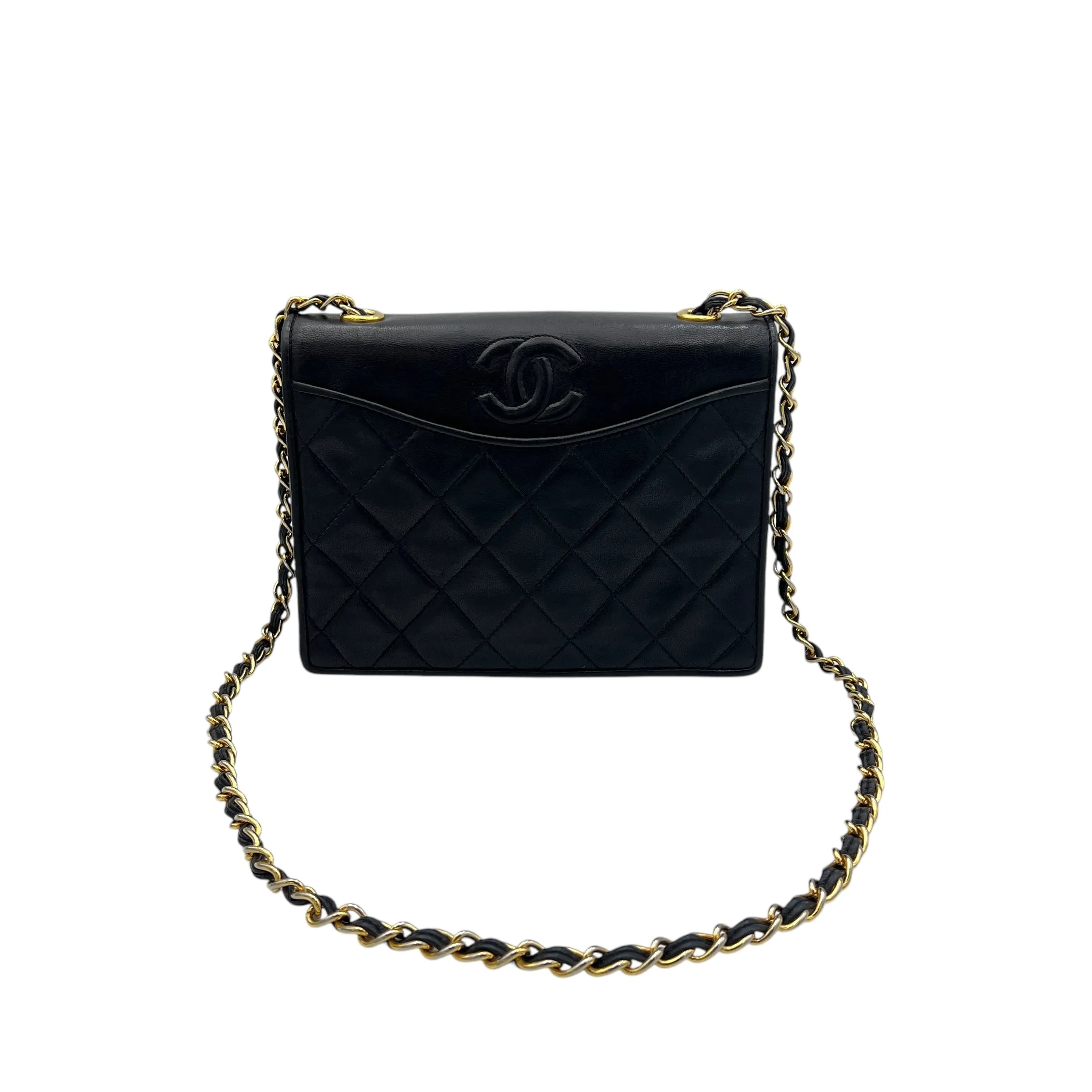 Vintage Shoulder Bag Black in Lambskin, Gold hardware