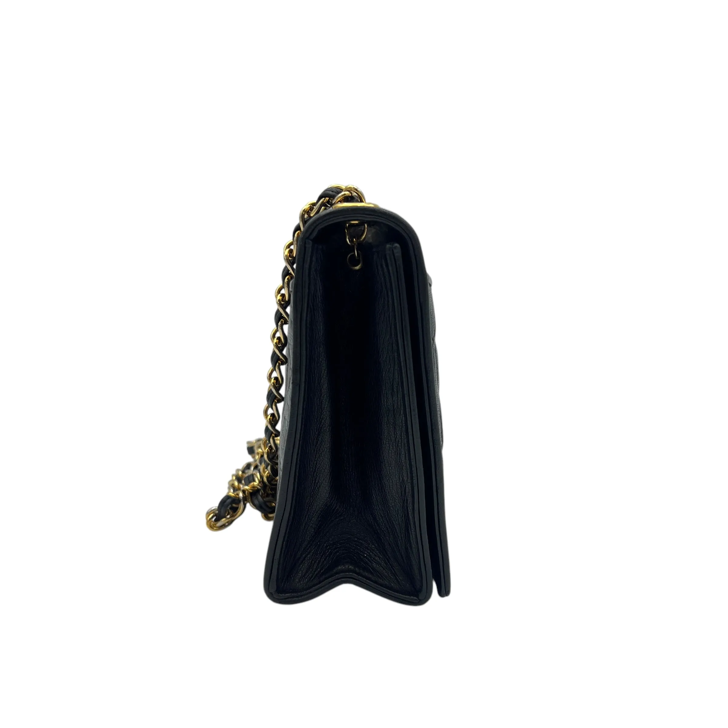 Vintage Shoulder Bag Black in Lambskin, Gold hardware