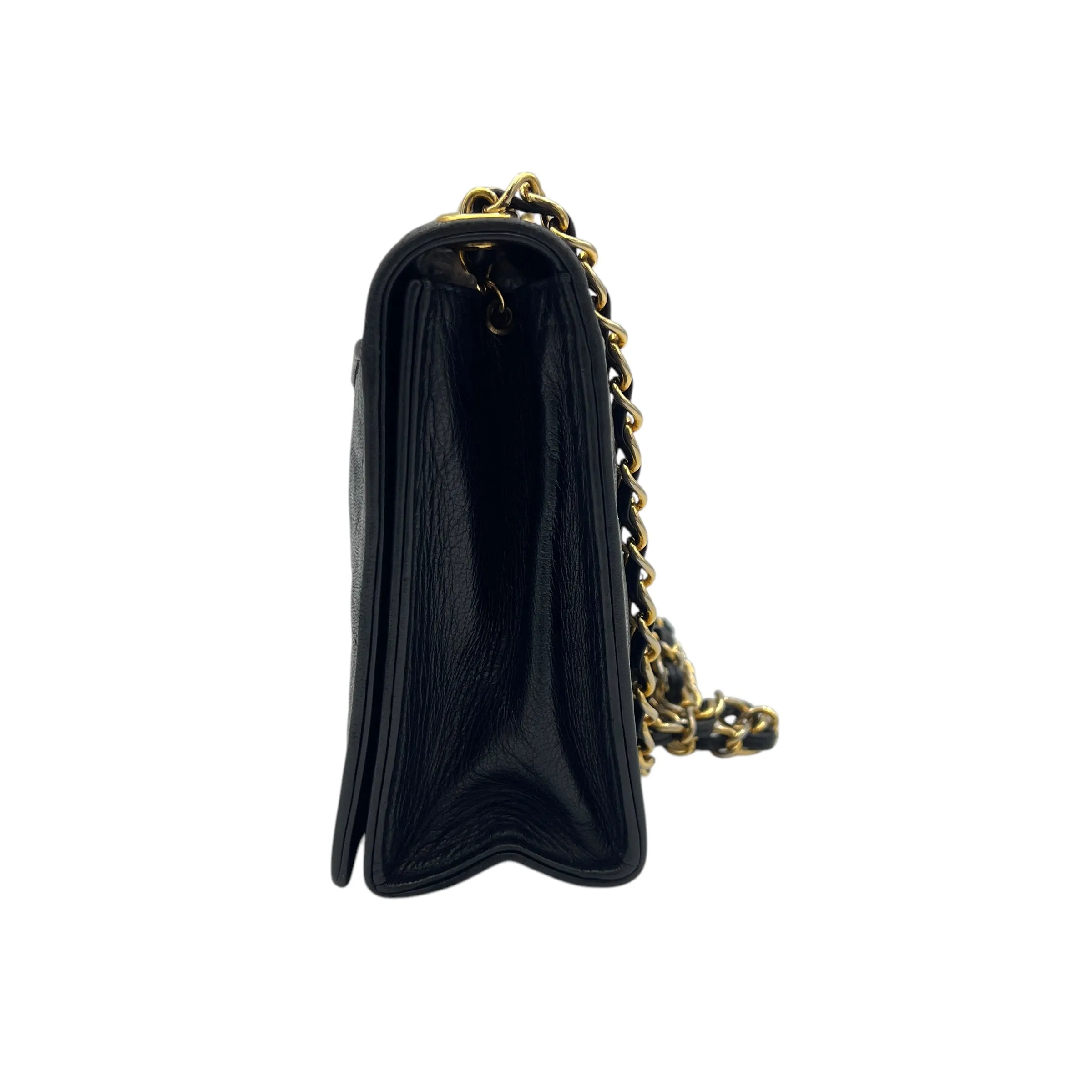 Vintage Shoulder Bag Black in Lambskin, Gold hardware