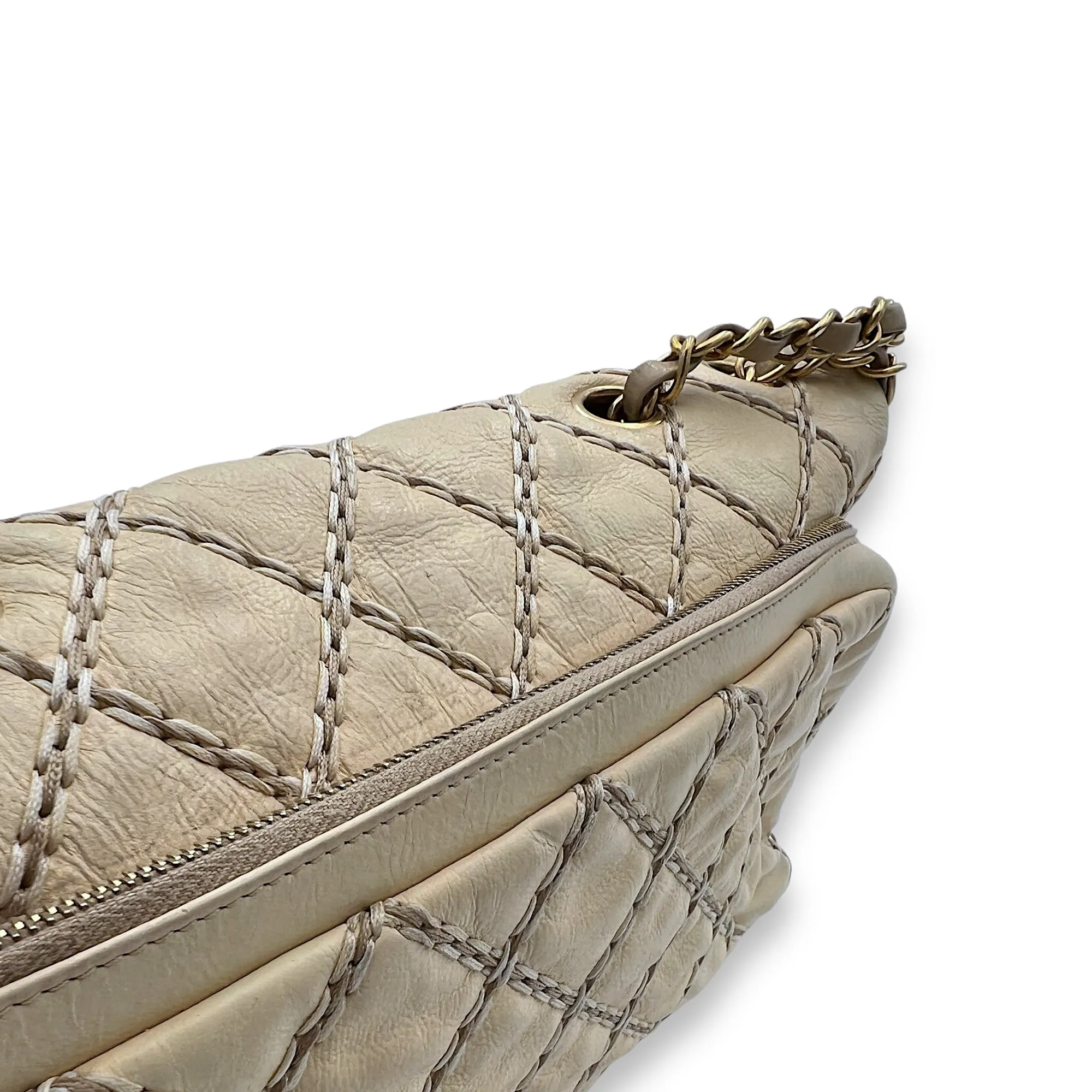 Wild Stitch Shoulder Bag White in Calfskin, Gold hardware