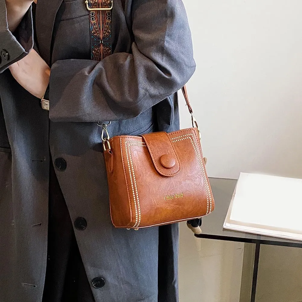 Women Retro Bucket Bag with Pendant Fashion PU Leather Crossbody Bag with Adjustable Wider Shoulder Strap Shoulder Purses