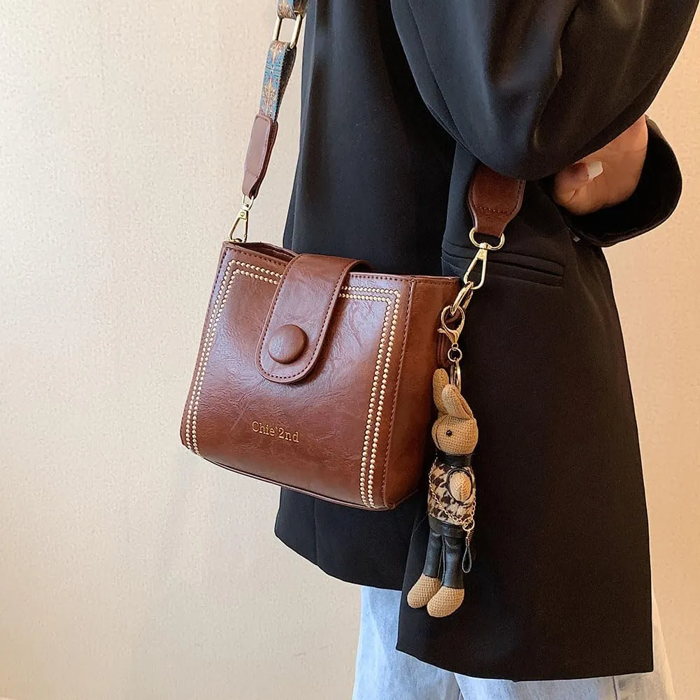 Women Retro Bucket Bag with Pendant Fashion PU Leather Crossbody Bag with Adjustable Wider Shoulder Strap Shoulder Purses
