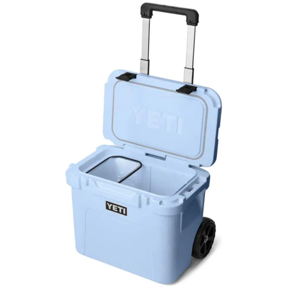 Yeti Roadie 32 Wheeled Cool Box (Big Sky Blue)