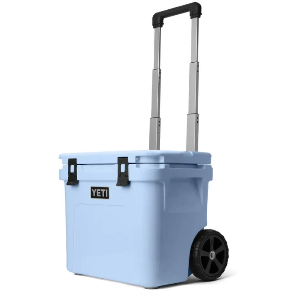 Yeti Roadie 32 Wheeled Cool Box (Big Sky Blue)